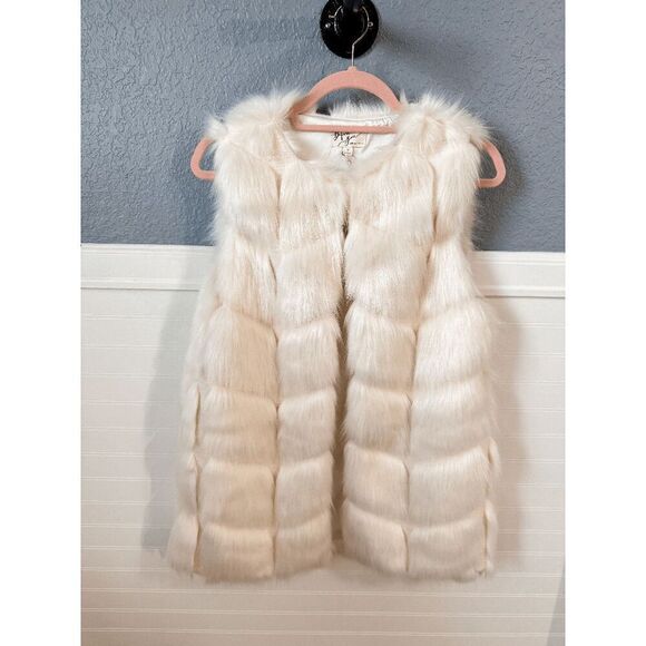 Before You Collection Jax Faux Fur Vestt - Picture 2 of 7